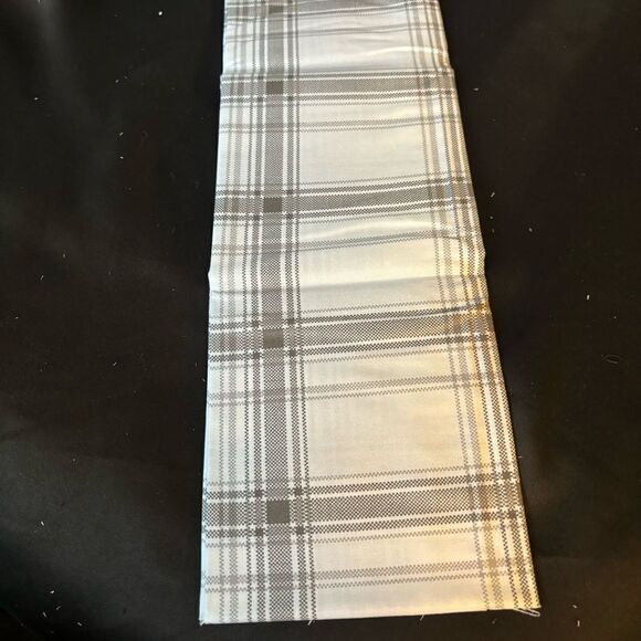 🎄❤️🎄 NEW Wonder Check Fabric Create It 100% Cotton 1 Yard - Picture 2 of 4